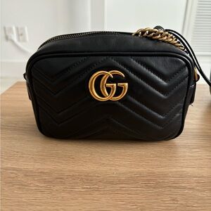 Gucci Marmont Mini crossbody shoulder bag Like-New